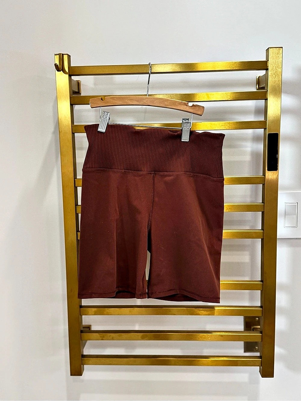 Vuori High-Rise Ribbed Short 6" Brown